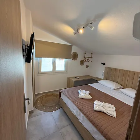 The Frog * Limenaria (Thasos)